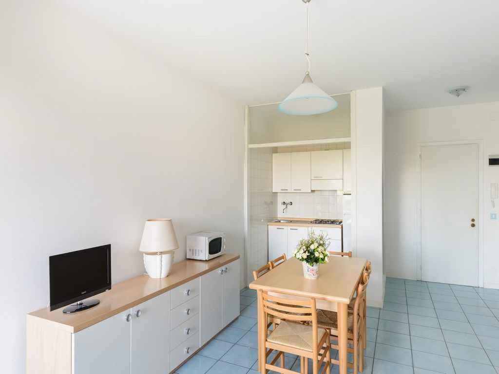 Apartment In Lignano Sabbiadoro 21783 Buitenkant foto