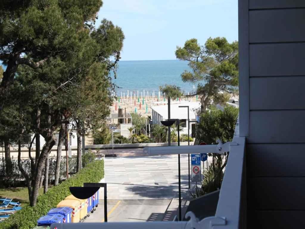 Apartment In Lignano Sabbiadoro 21783 Buitenkant foto